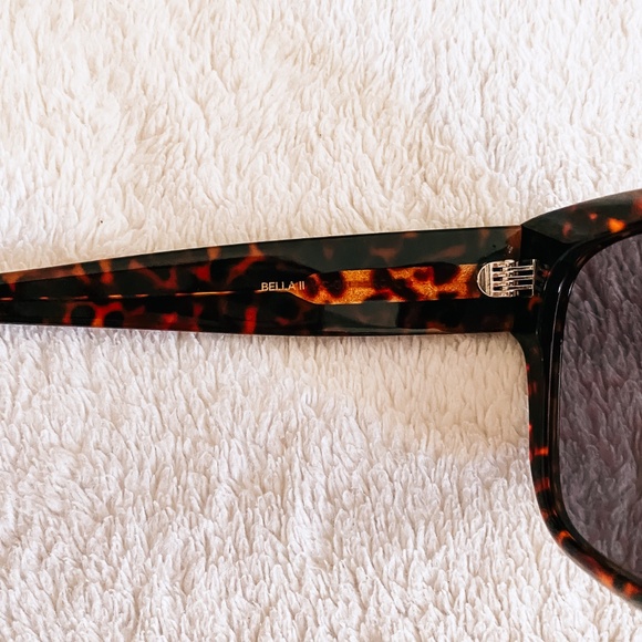 DIFF Bella II Tortoise Wildcat Polarized Sunglasses with DIFF case - Picture 4 of 9